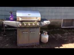 to clean the exterior of a bbq grill