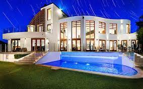 Huge house with a big pool outside. | Huge houses, Dream house exterior,  Dream house gambar png