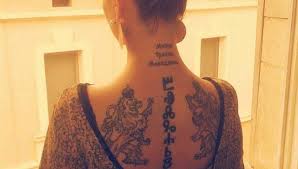 Татуировките за жени са на гребена на вълната в последните години.ако си търсите идеи за татуси за гръб ви. Velika Blgariya Ozhivyava V Tatusi Lyubopitno Standart Nyuz