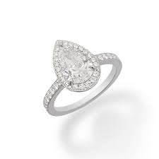 pear shape diamond enement ring