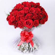 pionate love a bouquet of red roses
