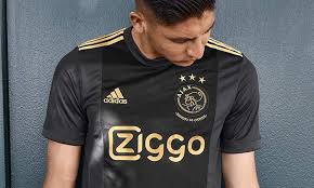 Hier bij ajaxtenue.nl koop je het nieuwste ajax tenue voordelig en direct leverbaar. Ajax 3e Voetbalshirt 2020 2021 Voetbalshirts Com