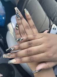 24 7 nails 2 25590 w 8 mile rd