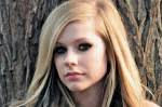 Avril Lavigne designt für Sally Hansen | LooMee TV