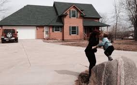 Houska isn't waiting for the home to be sold, as she's already moved into a new abode house. Take A Virtual Tour Of The Teen Mom Homes Visit Chelsea S House Photos