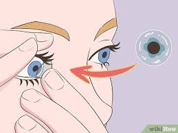 apply eye makeup with contact lenses