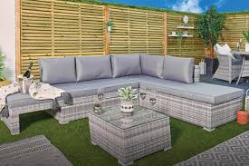outdoor living garden patio