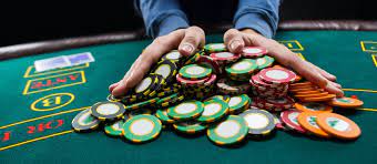 Casinos Near Chicago That Offer Live Poker Games