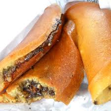 Olahan dari tepung terigu salah satu yang sulit untuk dibuat adalah roti croissant yang berasal dari prancis kalau di indonesia disebut dengan roti bulan sabit. Aneka Makanan Cake Dan Kue Aneka Resep
