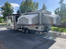 2018 forest river rockwood roo 233s