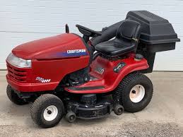 With a reliable 420cc craftsman ohv engine relying on a 6 speed transmission and operating a 30 inch deck. Craftsman Dyt 4000 Lawn Tractor April Lawn Equipment 2 K Bid
