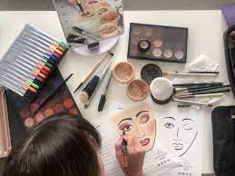 why a virtual makeup lesson might be