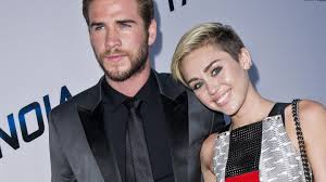 23 ноября 1992, франклин, теннесси, сша) — американская певица. Heimliche Hochzeit Liam Hemsworth Und Miley Cyrus Mit Verdachtigen Ringen Gesichtet