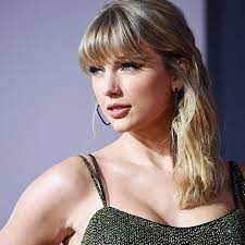 From wearing disguises to dodging press questions about each other, the love story. Taylor Swift Bio Net Worth Dating Boyfriend Relationship Album Band Age Nationality Parents Family Facts Wiki Birthday Awards Songs Gossip Gist
