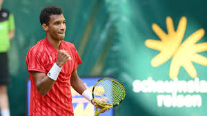 Likewise, the young athlete weighs 88 kilos. Felix Auger Aliassime Knocks Out Roger Federer In Halle