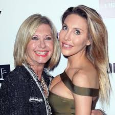 She believes in natural remedies, but her daughter chloe has had her lips enhanced and her nose done. Who Is Olivia Newton John S Daughter Inside Olivia Newton John S Relationship With Chloe Lattanzi