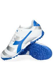 Her weight shifted onto the balls of her feet, and they elongated to become raptor feet. Diadora Raptor Tf R Gol Com Football Boots Equipment
