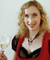 Foto: <b>Eva Spittka</b>. EMMENDINGEN. Die neue Breisgauer Weinprinzessin ist <b>...</b> - 4240061