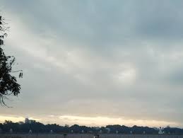 હાલારમાં વહેલી સવારે વાદળછાયું વાતાવરણ ઝાકળ સાથે છુટો-છવાયા કમોસમી ઝાપટા