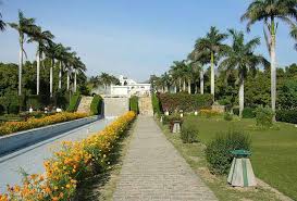 Beautiful And Alluring Gardens In India