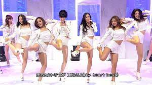 E-girls SAYAKA パンチラ画像 FNS歌謡祭でパンチラ連発！股間と太もも拡大画像 - 裏ピク
