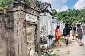 new orleans cemetery and city tour with