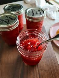 homemade strawberry jam with pectin