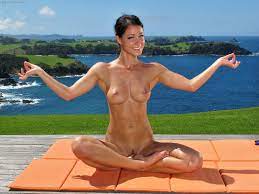 Nude Yoga in New Zealand – Naked Girls