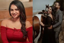 Success story of vanambadi serial actress anumol. Kudumbavilakku Serial Actress Saranya Anand To Get Married Actresses Getting Married Romantic Drama