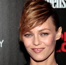 She started her career as a model and singer before becoming a movie star. Die Schonheitsfehler Der Stars Vanessa Paradis Und Co Alles Andere Als Perfekt Welt