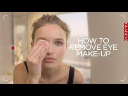 how to remove eye makeup clarins