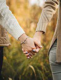 Holding Hands Pictures & Images [HD ...