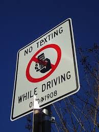 Why texting while and driving should be forbidden