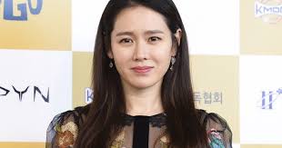 Hyun bin and son ye jin are officially the first celebrity couple of 2021!in response to the earlier 'dispatch' exclusive report, hyun bin's label… Son Ye Jin Refers To Hyun Bin In First Instagram Update Since Confirming Relationship Koreaboo