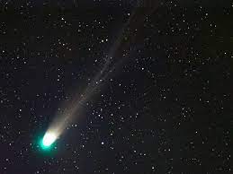 Comet Leonard streaks across Australian ...