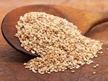 How can you tell if sesame seeds are hulled or unhulled?