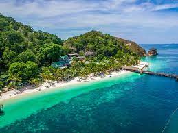 Along the eastern coast of peninsular (western) malaysia is a string of small islands surrounded by coral reefs. Best Diving Spots In The East Coast