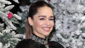 Her father was working on a theatre production of show boat and her mother took her along to the performance. Emilia Clarke Brain Hemorrhage Helped Me Cope Successfully Teller Report