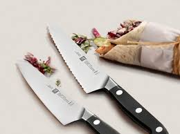 You can save time and money by simply purchasing a premade knife set. Buy Cutlery Official Zwilling Shop