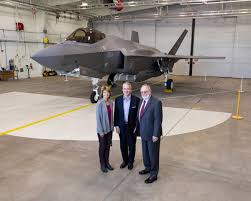 Air force and operated by lockheed martin aeronautics. Sen Lisa Murkowski ×'×˜×•×•×™×˜×¨ Great Opportunity To Join Sendansullivan Repdonyoung Military And Community Leaders From The Fairbanks Region In Fort Worth Tx Today To Visit Lockheed Martin S Assembly Plant We Toured
