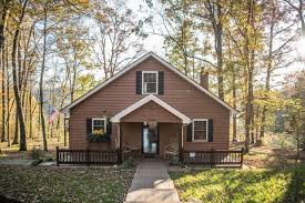 Good clean rooms not far from sunset marina on dale hollow lake. Not Angka Lagu Lakefront Property On Dale Hollow Lake Dale Hollow Lake Homes For Sale Nashville Lakefront Real Estate Come Make Dale Hollow Memories Pianika Recorder Keyboard Suling
