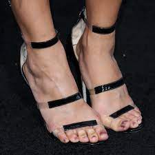 Michelle Lee's Feet << wikiFeet