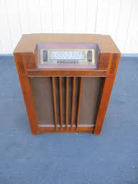63889 antique philco floor model radio