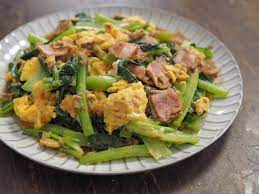 小松菜とベーコンの卵炒め | 奥薗壽子のなべかまぺえじ