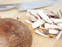 Do you scrape the inside of a portobello mushroom?