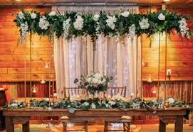 barn boho weddings venues décor