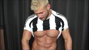 Muscle Football Hunk Exposed Abs And Cum - XVIDEOS.COM