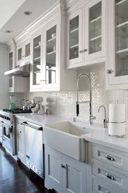 For a traditional kitchen, choose medium brown cabinets and travertine backsplash, if you're looking for an elegant style, white shaker cabinets are the better option. 35 Beautiful Kitchen Backsplash Ideas Hative