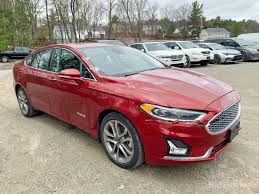 The 2019 ford fusion's good looks get shoppers in the door, but this sedan is starting to show its age. Ford Fusion Titanium 2019 Red 2 0l 4 Vin 3fa6p0ru3kr188341 Free Car History