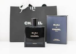 Bleu de chanel parfum se lanzó en 2018. Mua NÆ°á»›c Hoa Chanel Bleu De Chanel Parfum 100ml Cho Nam Chinh Hang Phap Gia Tá»'t